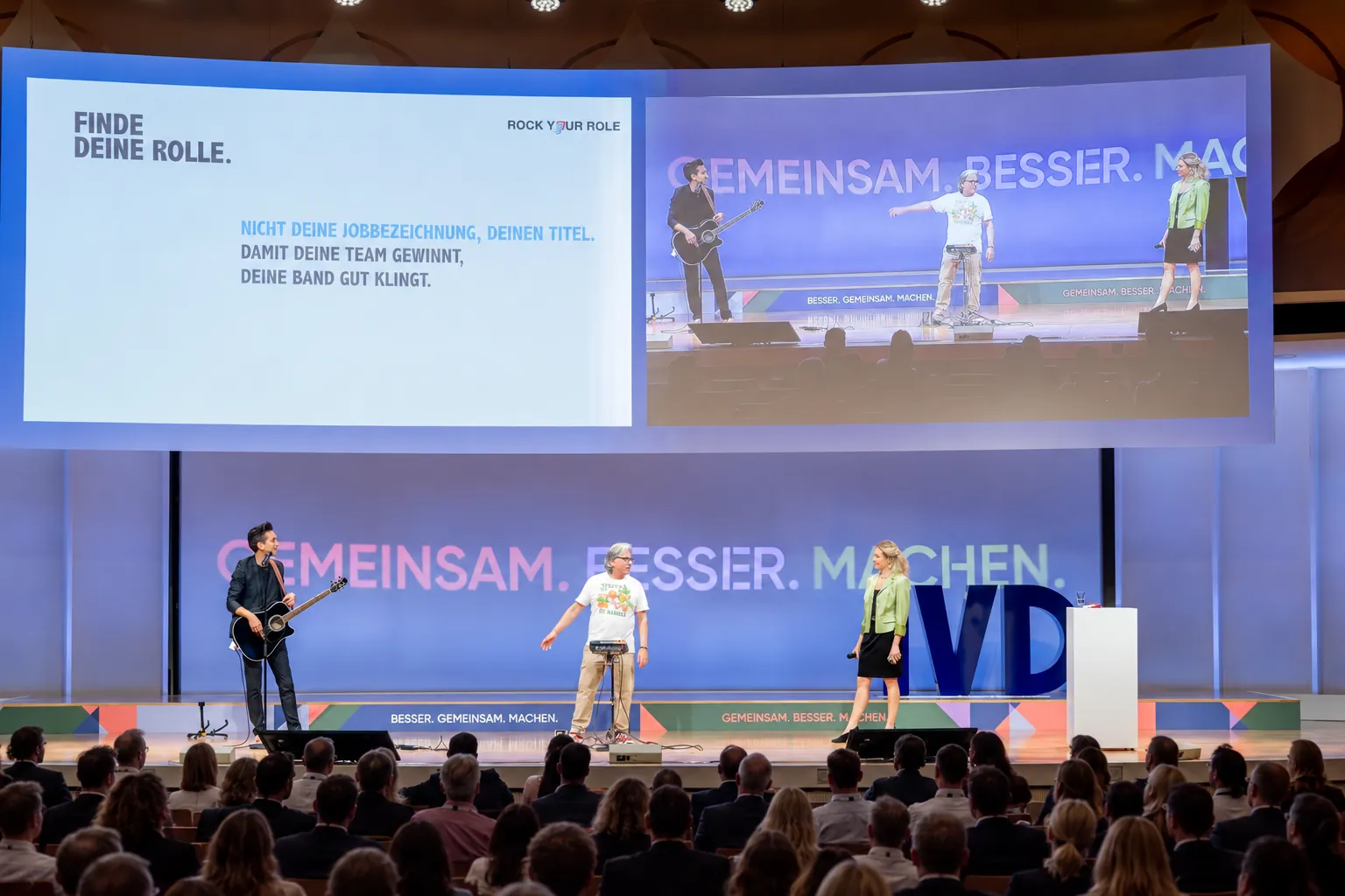 René Rennefeld und Anthony Thet auf der Bühne während einer Keynote